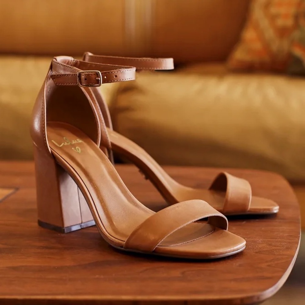 Lulu’s Taylor Leather Cognac Vachetta Ankle Strap Heels, brown block heel size 8